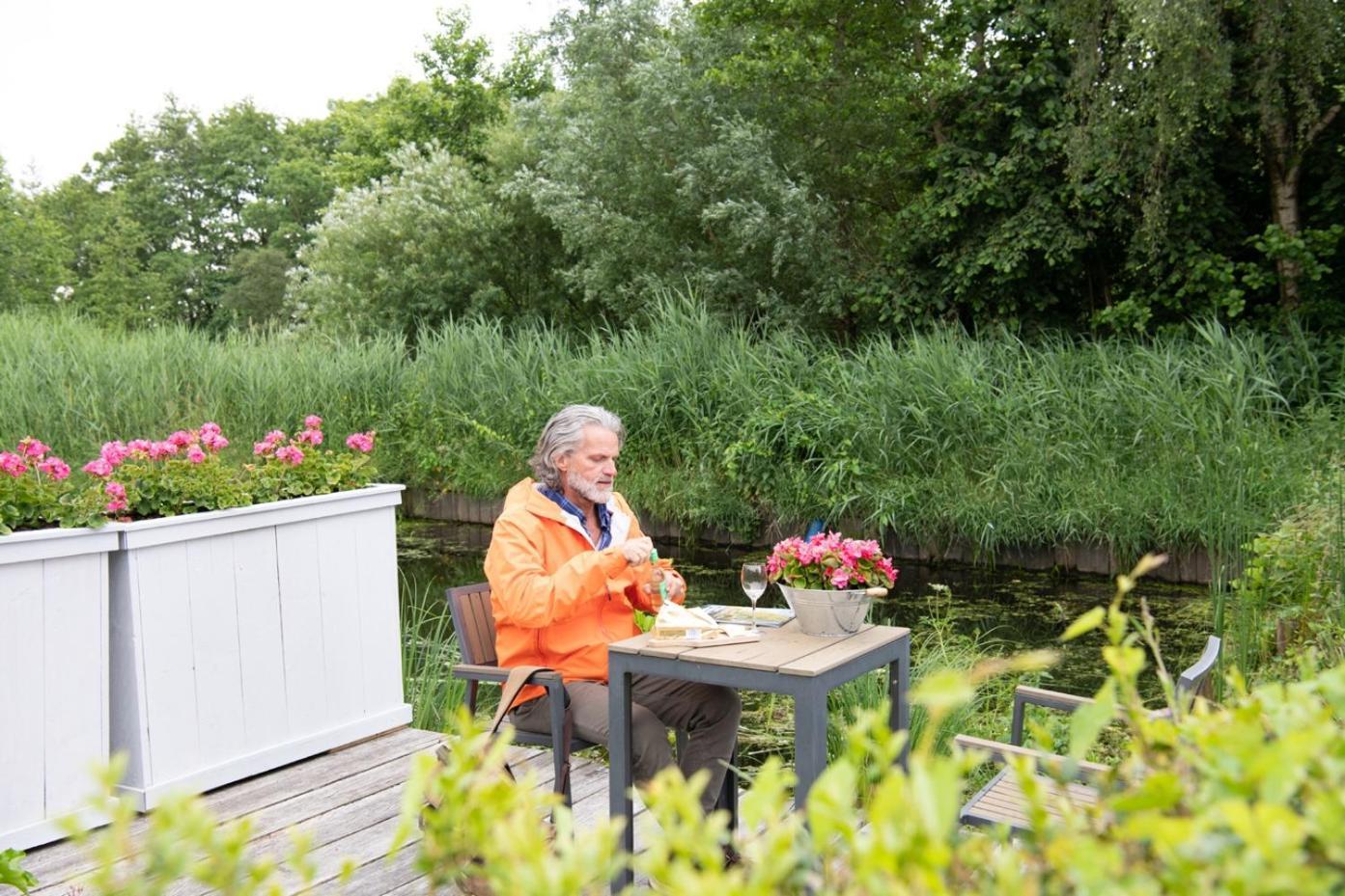 Het Waterhoentje Sint Jansklooster Exteriör bild